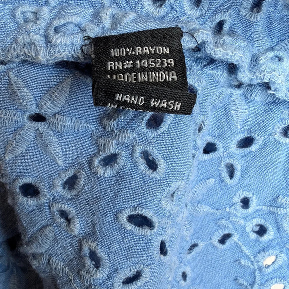 Style Envy Blue Off the Shoulder Flowy Feminine Boho Eyelet Top Women L - Picture 4 of 8